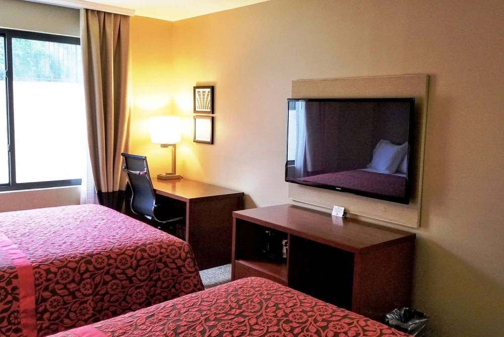 DAYS INN BY WYNDHAM BROOKLYN MARINE 4