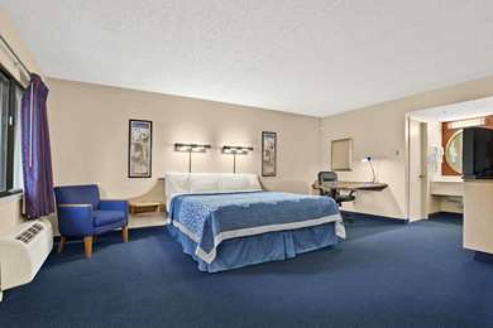 Days Inn By Wyndham Buena Park 9
