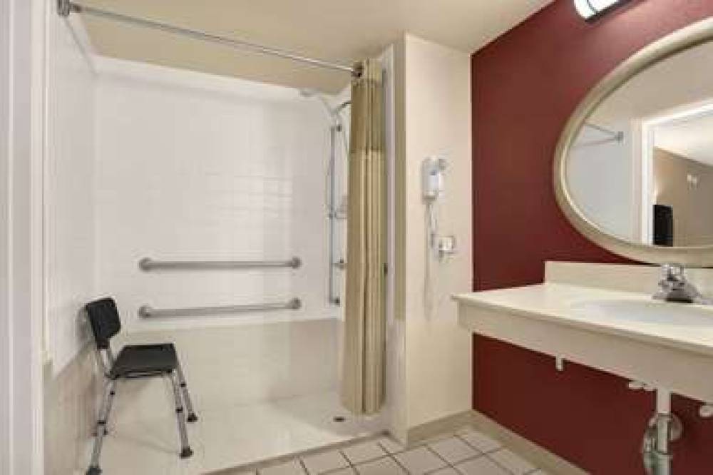 Days Inn By Wyndham Buena Park 6