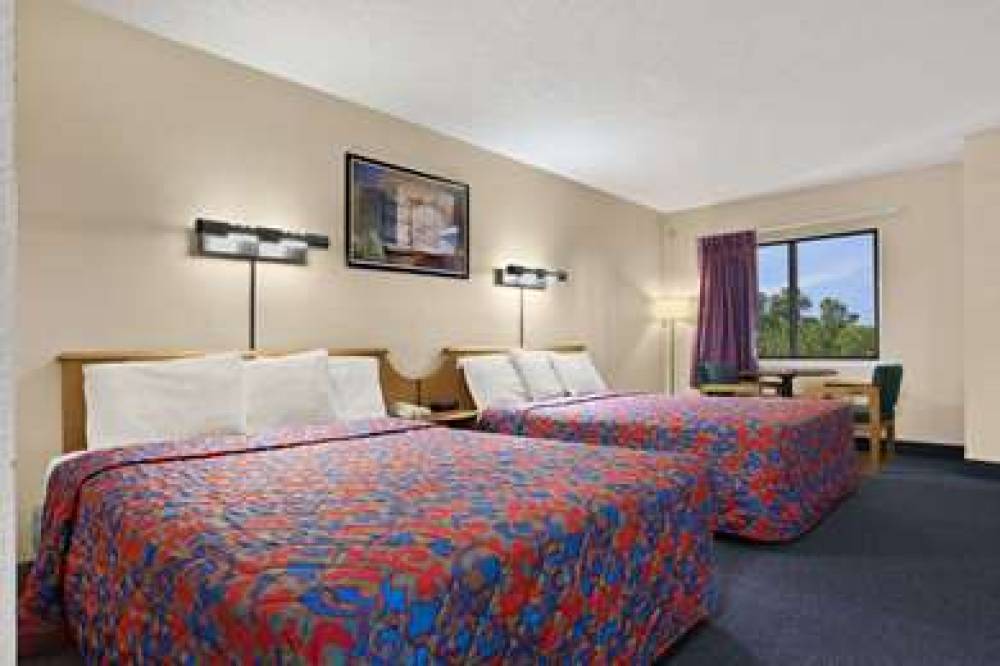 Days Inn By Wyndham Buena Park 7