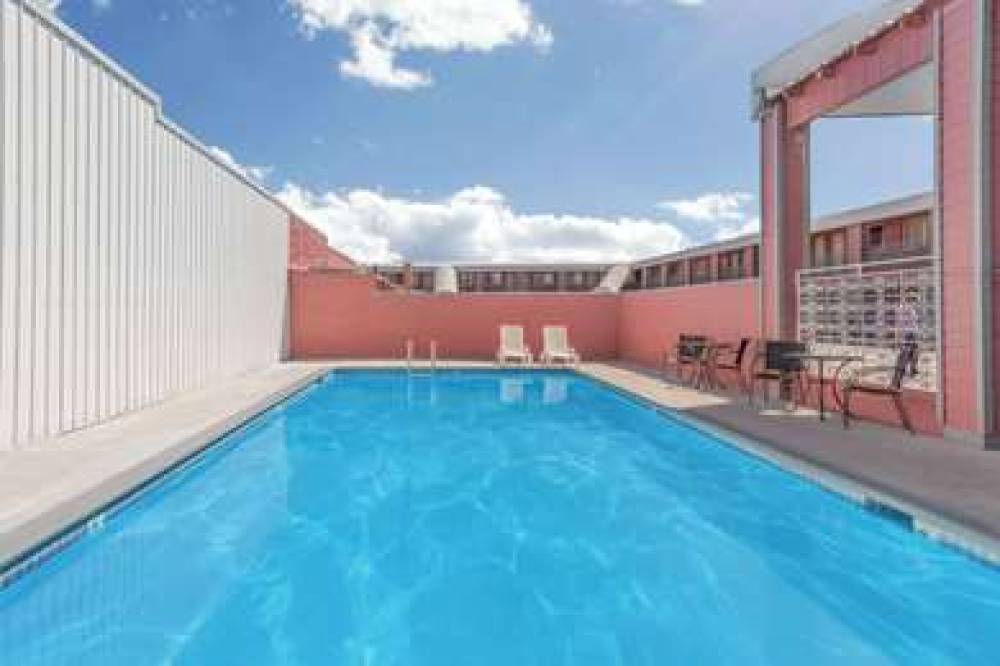 DAYS INN BY WYNDHAM, BURNS 8