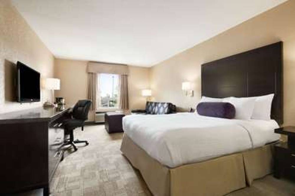 DAYS INN BY WYNDHAM, CALGARY AIRPOR 10