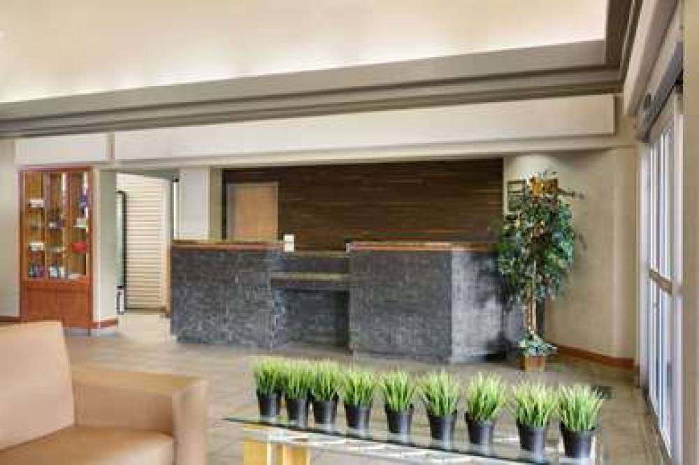 DAYS INN BY WYNDHAM, CALGARY AIRPOR 2