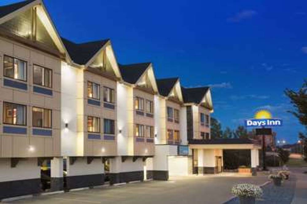 Days Inn By Wyndham Calgary Northwe
