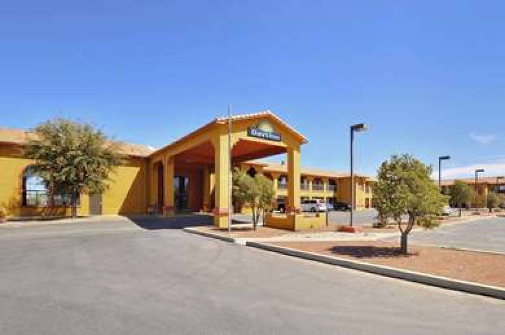 Days Inn By Wyndham Carlsbad