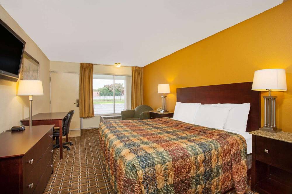 Days Inn By Wyndham Chester 1