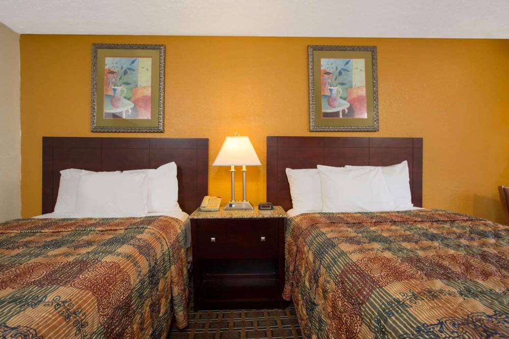 Days Inn By Wyndham Chester 7