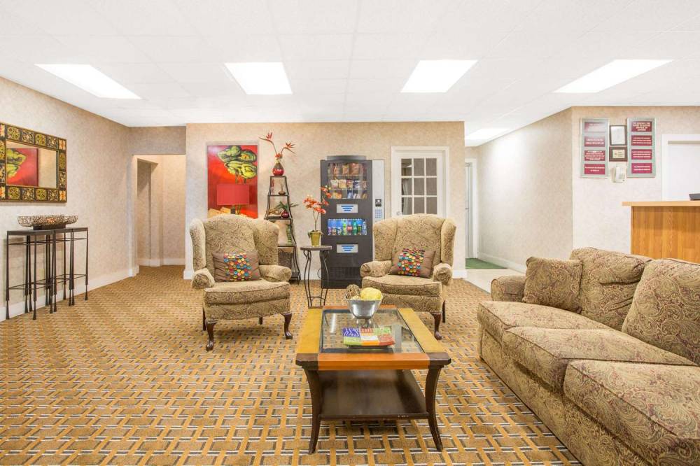 Days Inn By Wyndham Chester 6