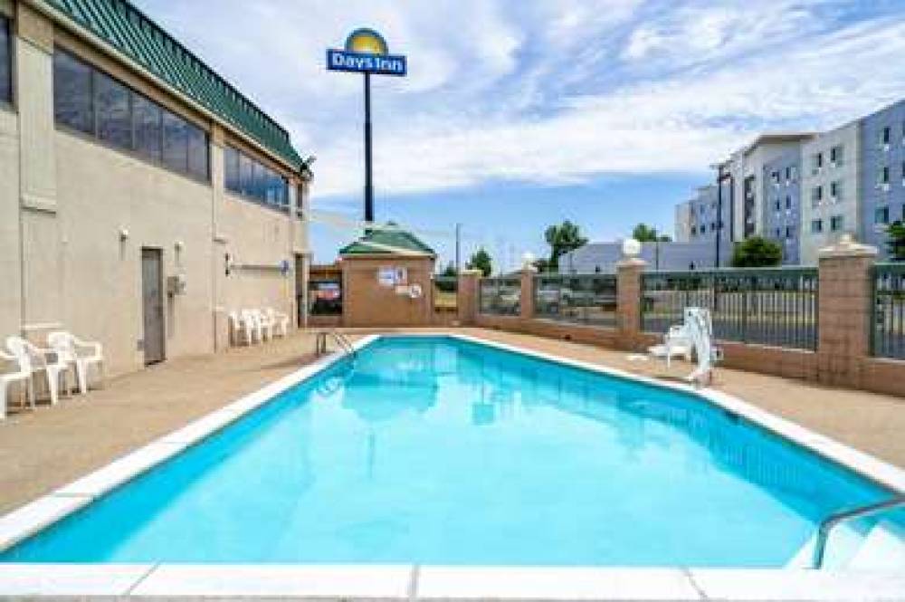 Days Inn By Wyndham Clarksville North 6
