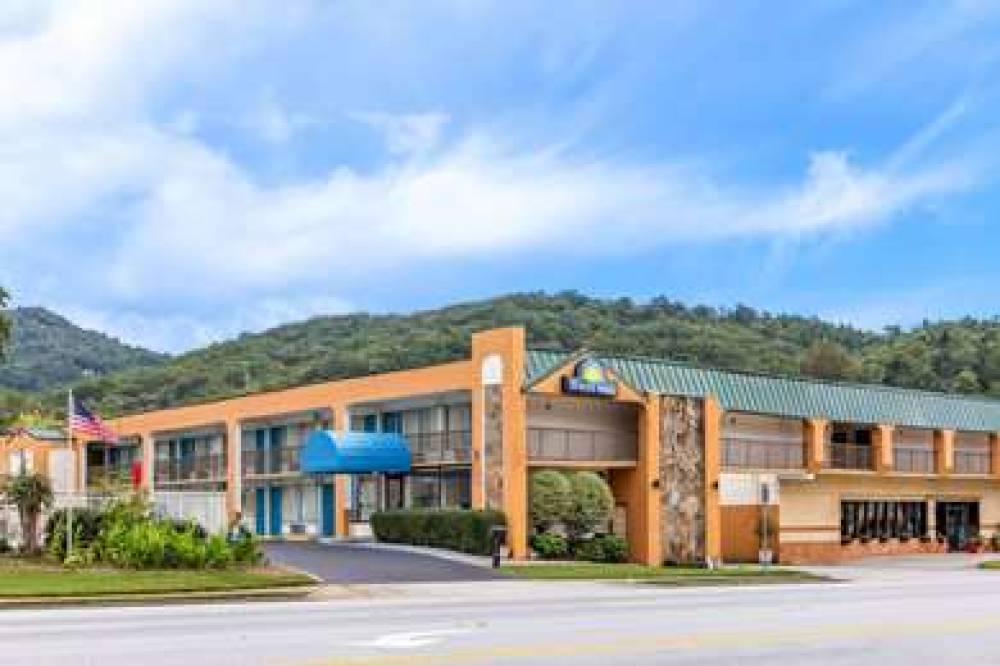 DAYS INN BY WYNDHAM CLAYTON 5