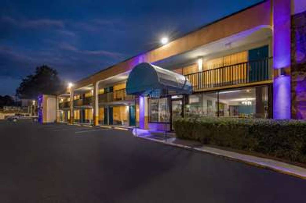 DAYS INN BY WYNDHAM CLAYTON 6