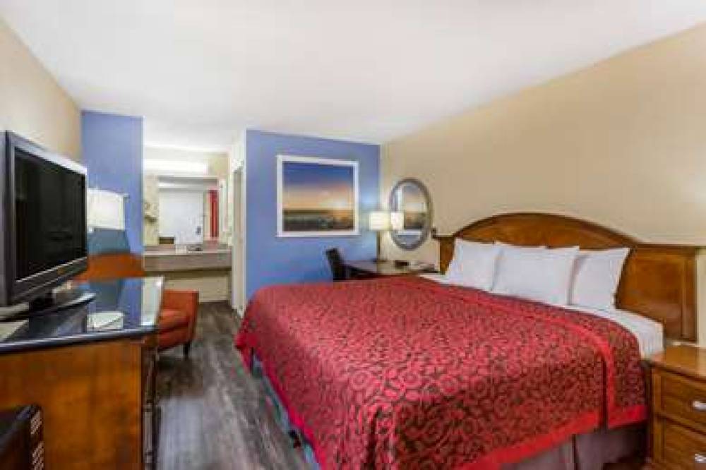 DAYS INN BY WYNDHAM COLLEGE PARK AI 5