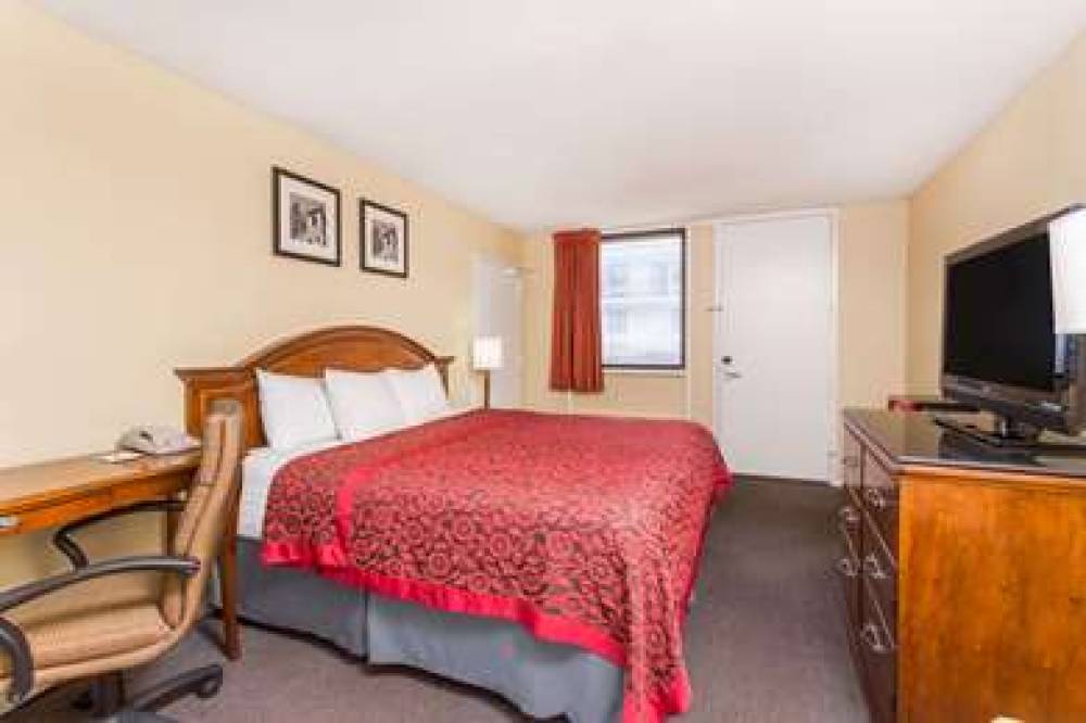 DAYS INN BY WYNDHAM COLLEGE PARK AI 9