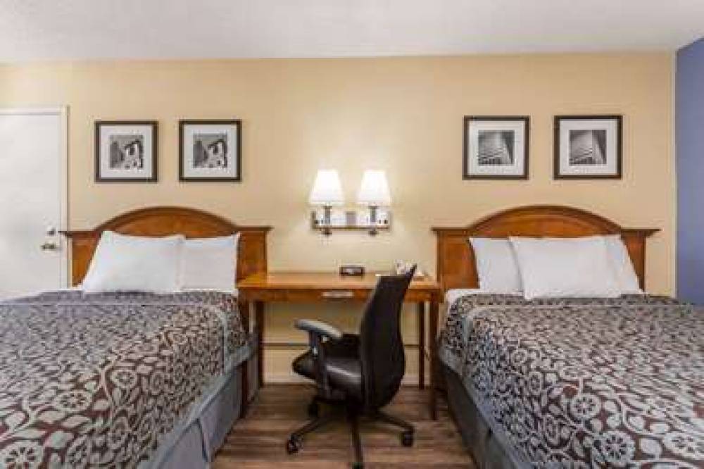 DAYS INN BY WYNDHAM COLLEGE PARK AI 4
