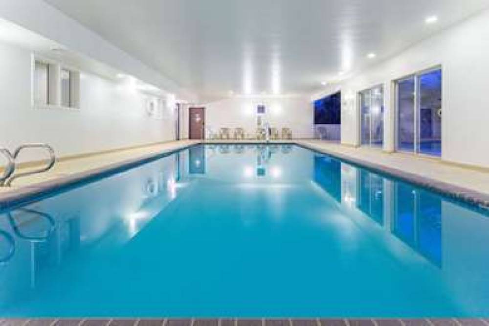Days Inn By Wyndham Colorado Springs Airport 4