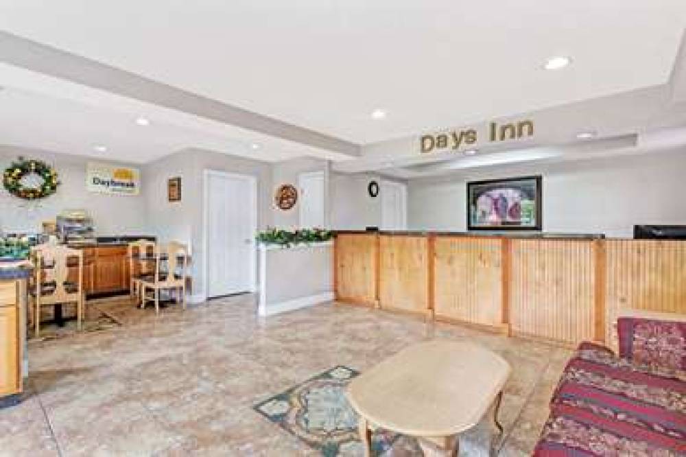 Days Inn By Wyndham Daytona Beach Downtown 2