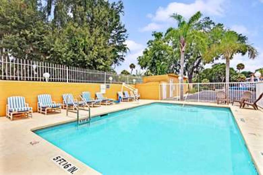 Days Inn By Wyndham Daytona Beach Downtown 5