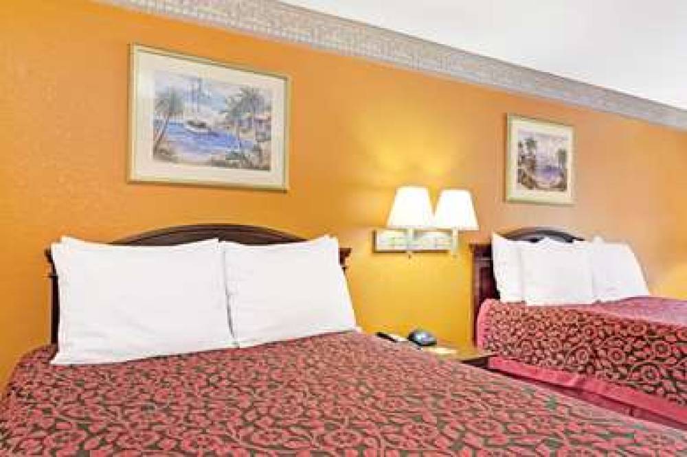 Days Inn By Wyndham Daytona Beach Downtown 9