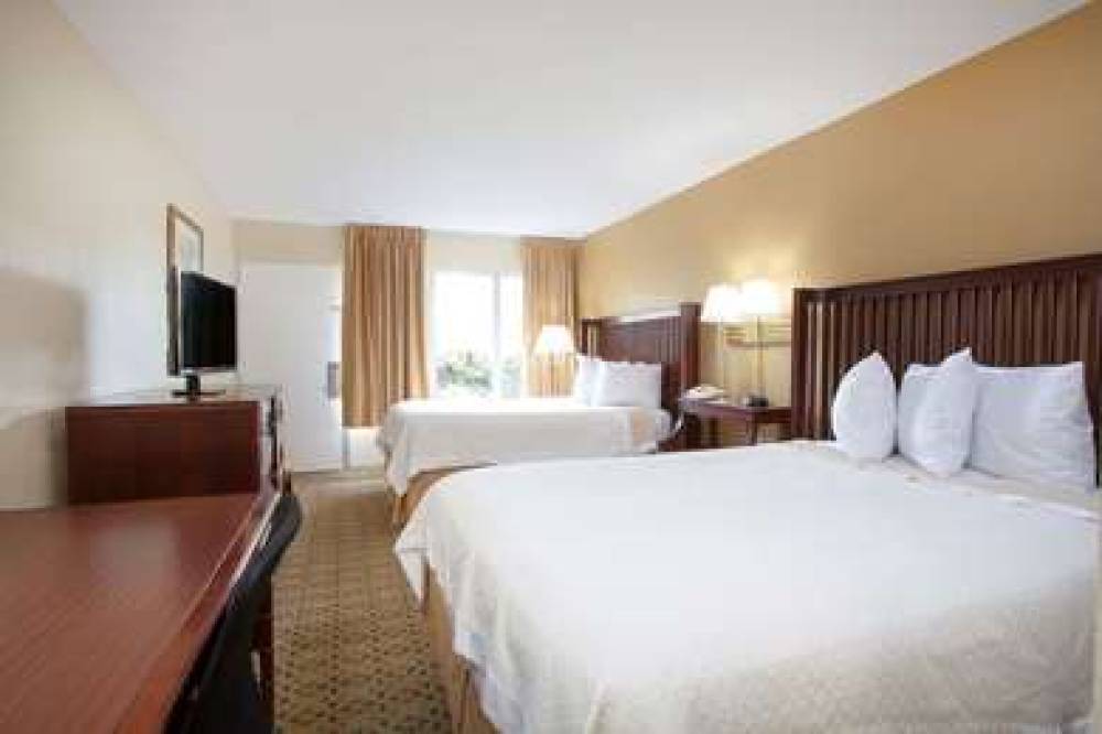 Days Inn By Wyndham Daytona Beach Speedway 7