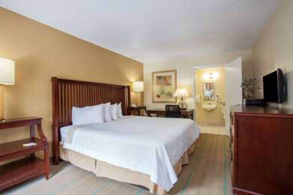 Days Inn By Wyndham Daytona Beach Speedway 6