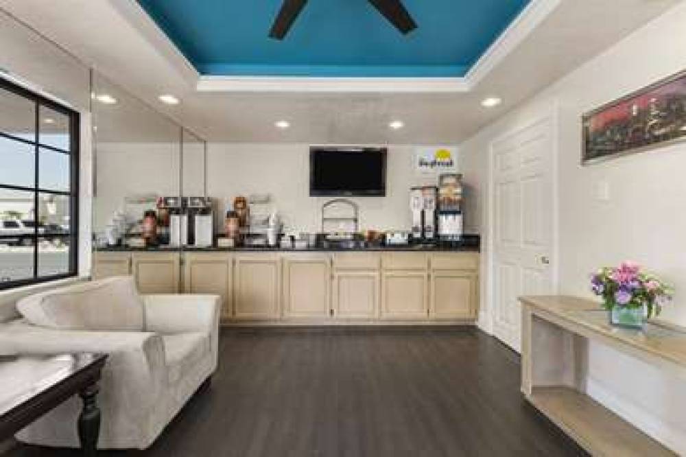 Days Inn By Wyndham Downey 10