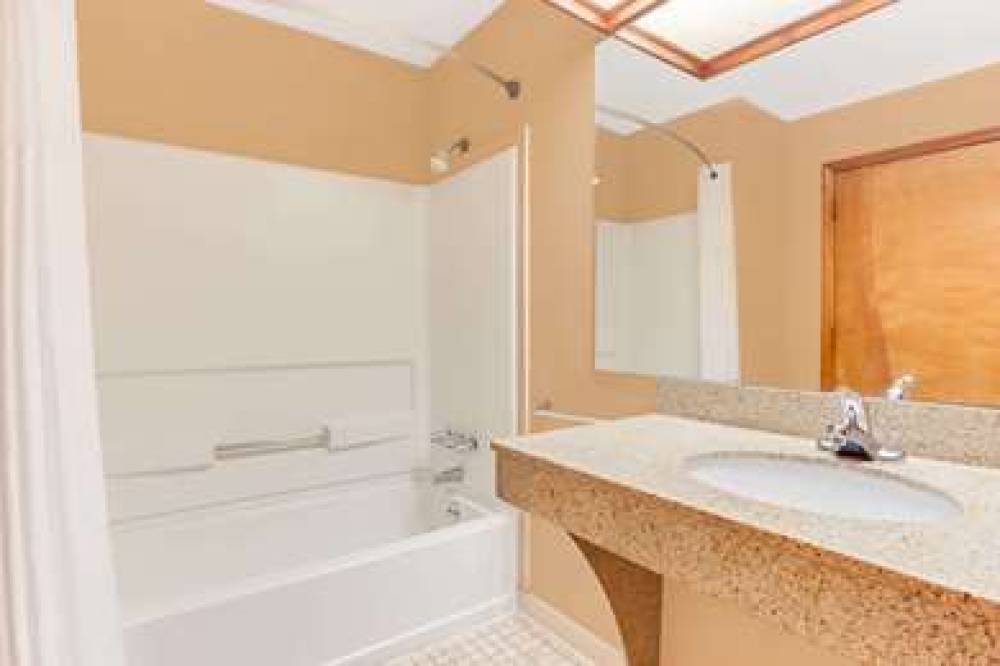 DAYS INN BY WYNDHAM, DOWNTOWN AIKEN 10