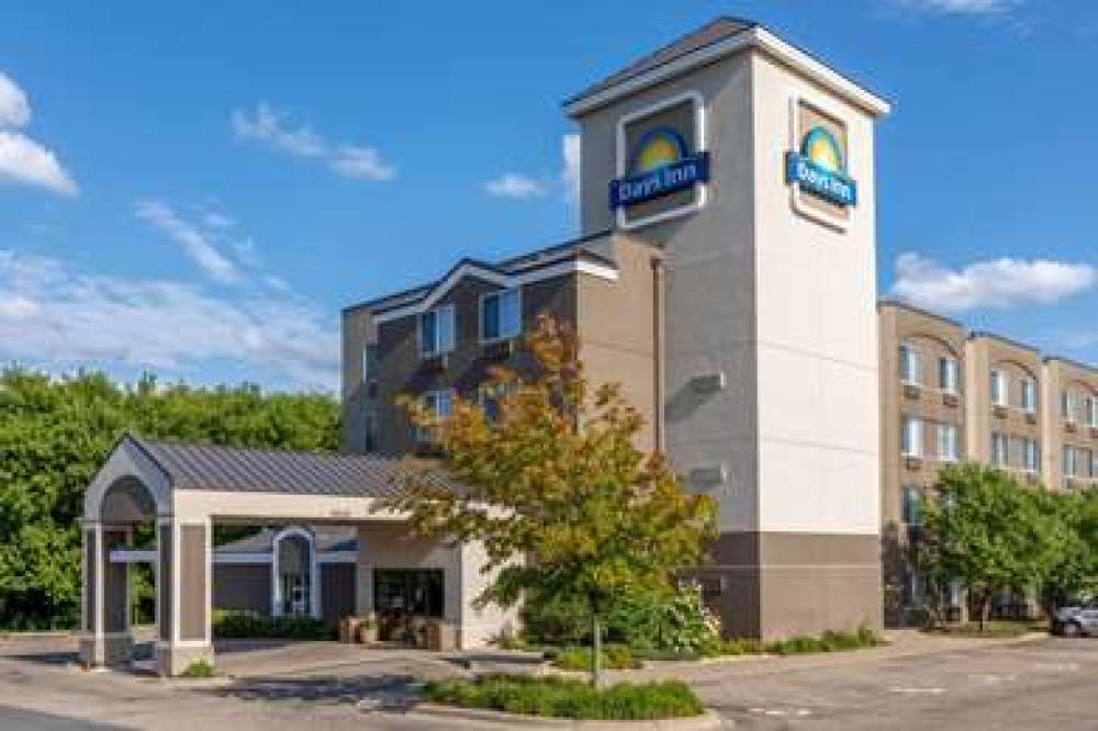 DAYS INN BY WYNDHAM EAGAN MINNESOTA 2
