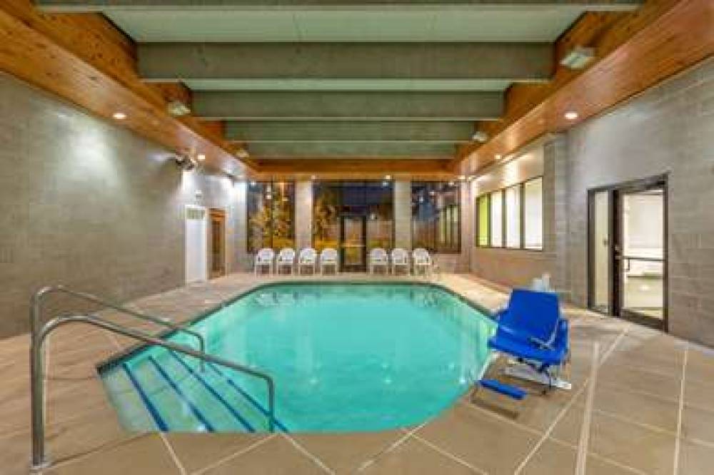 DAYS INN BY WYNDHAM EAGAN MINNESOTA 10