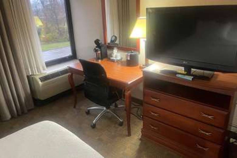 DAYS INN BY WYNDHAM ENGLEWOOD DAYTO 9