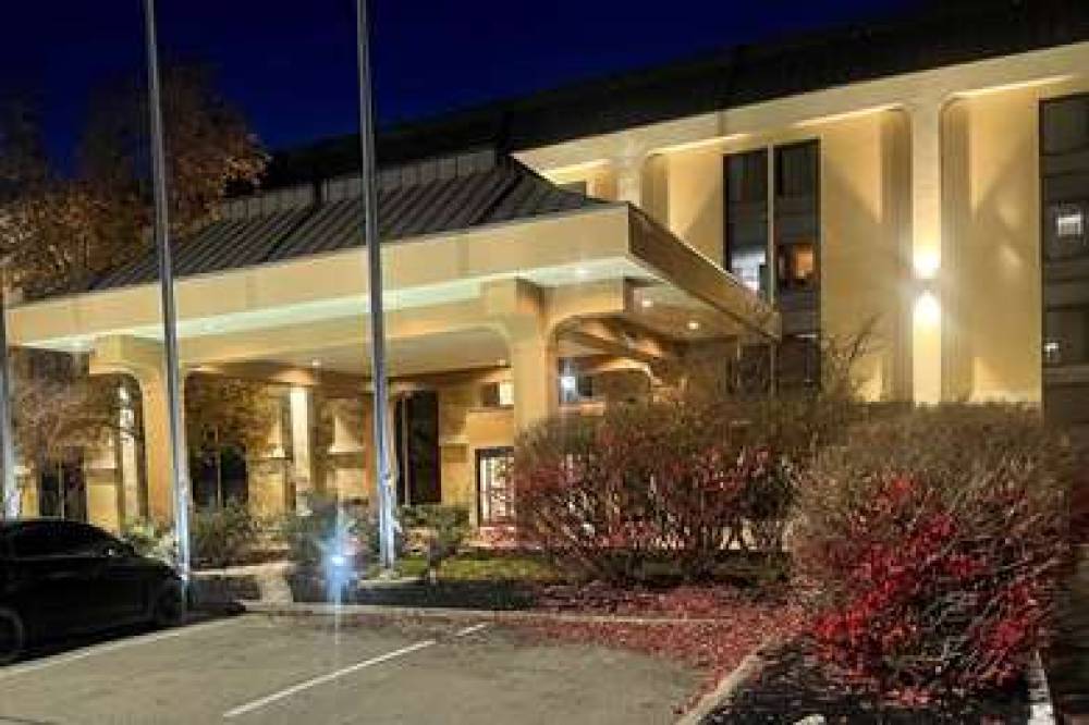 Days Inn By Wyndham Englewood Dayto