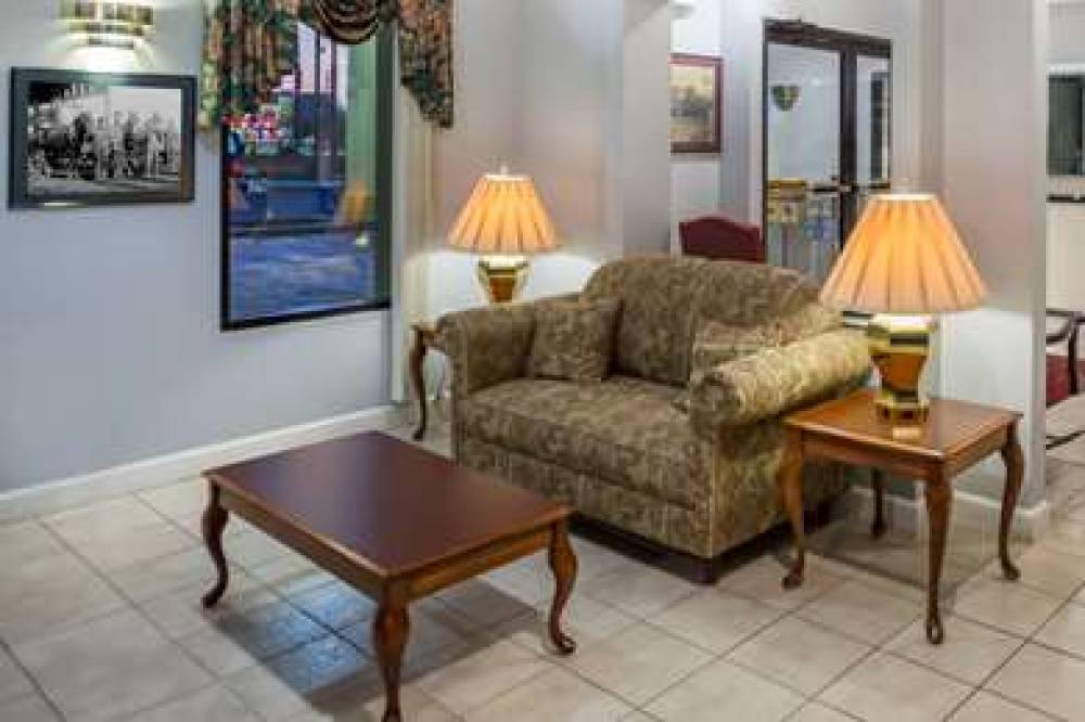 Days Inn By Wyndham Enterprise 2