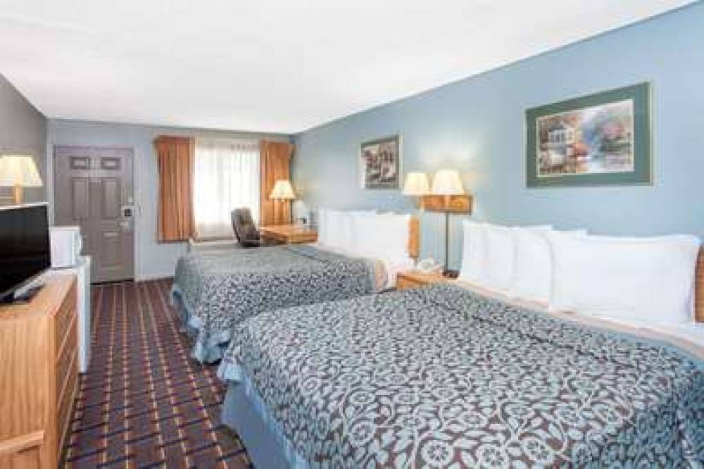 Days Inn By Wyndham Farmer City 6