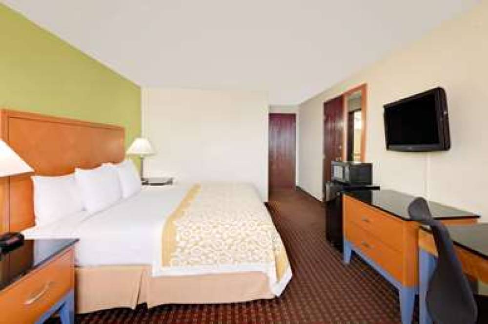 Days Inn By Wyndham Fort Dodge 4
