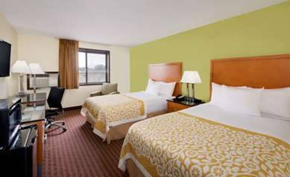 Days Inn By Wyndham Fort Dodge 7