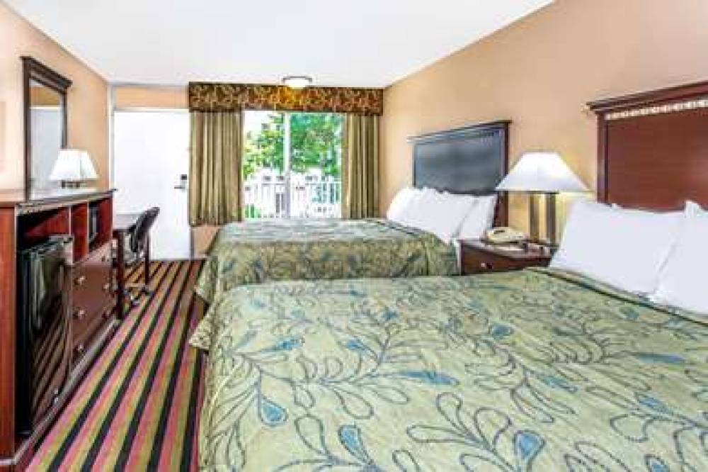 DAYS INN BY WYNDHAM FORT LAUDERDALE 9