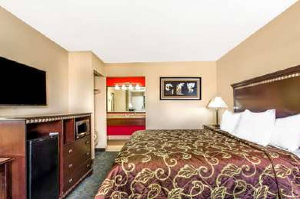 DAYS INN BY WYNDHAM FORT LAUDERDALE 7