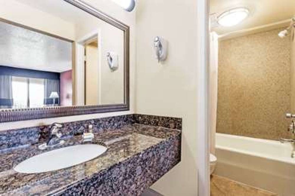 Days Inn By Wyndham Fort Lauderdale-Oakland Park Airport N 10