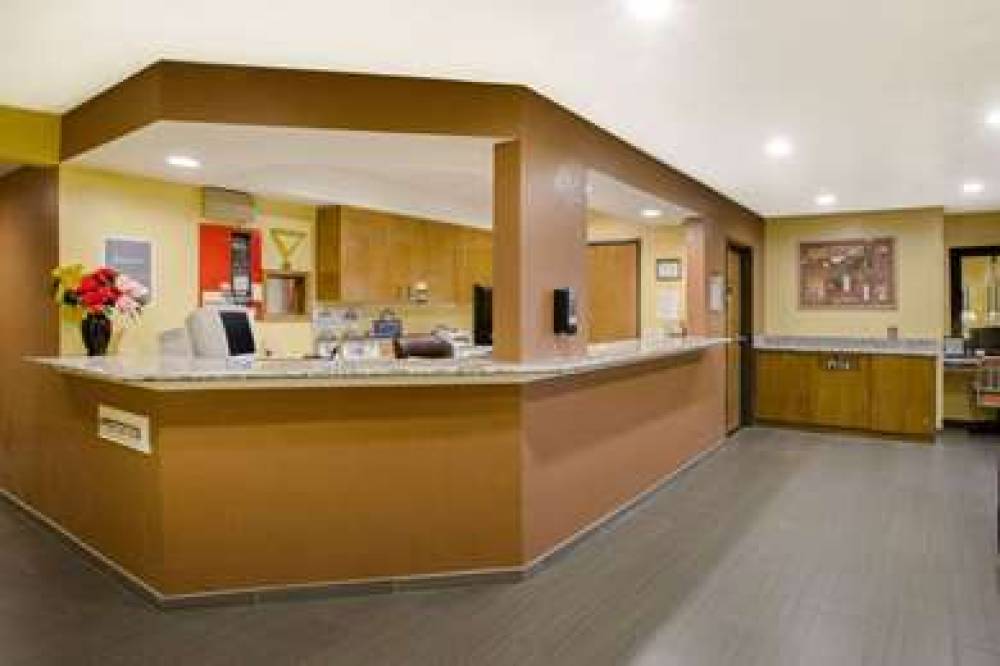 Days Inn By Wyndham Fremont 3