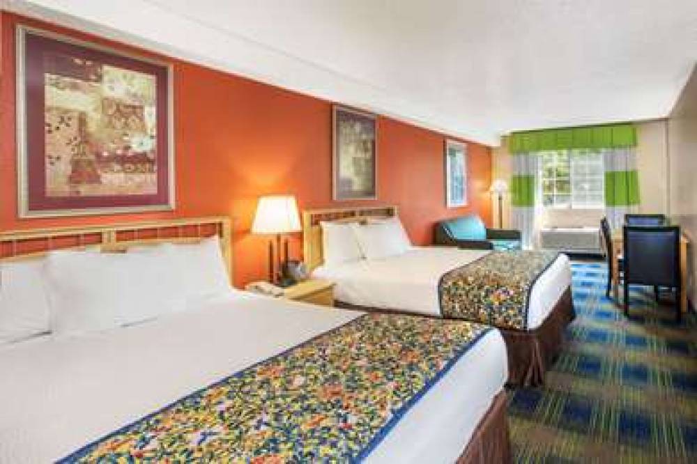 Days Inn By Wyndham Fremont 4