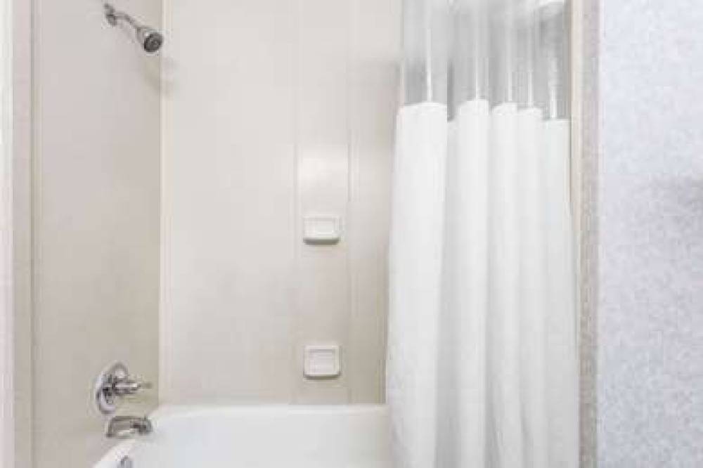 Days Inn By Wyndham Glen Allen/Richmond North 6