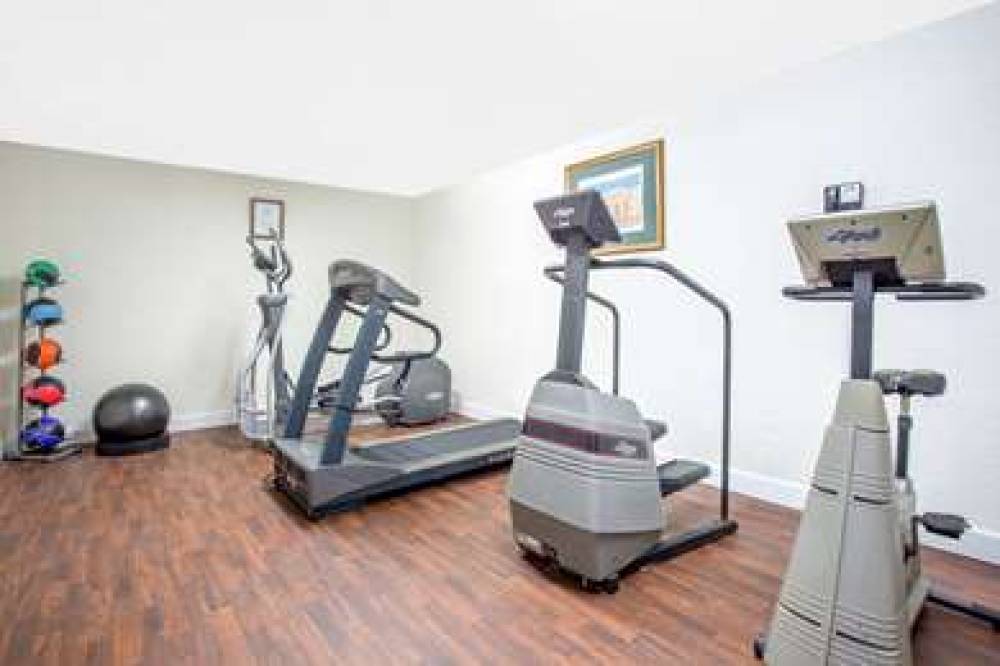 Days Inn By Wyndham Greenville 4