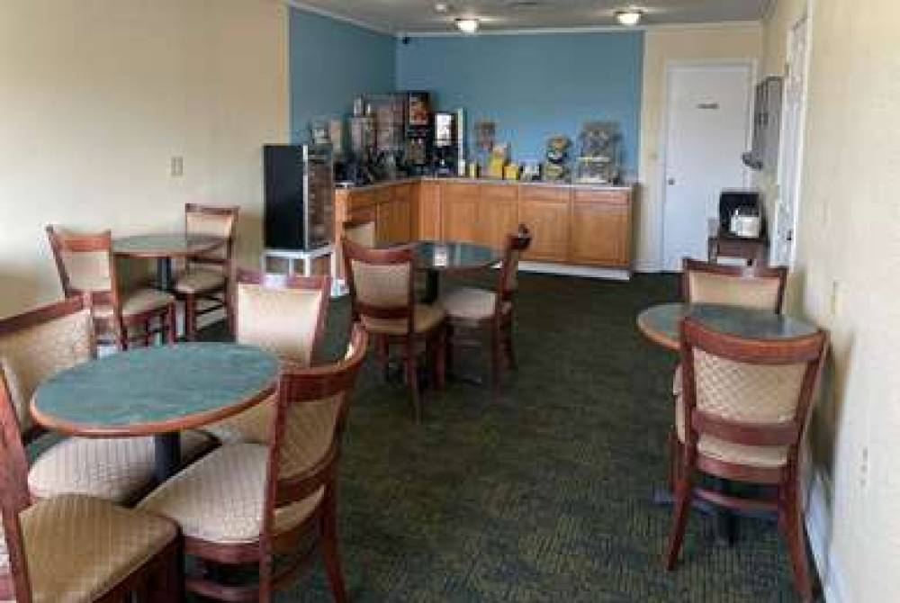 Days Inn By Wyndham Hannibal 8