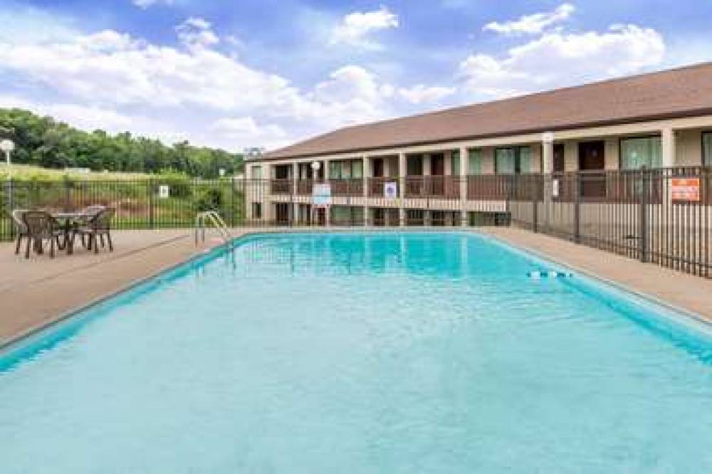 Days Inn By Wyndham Hannibal 5