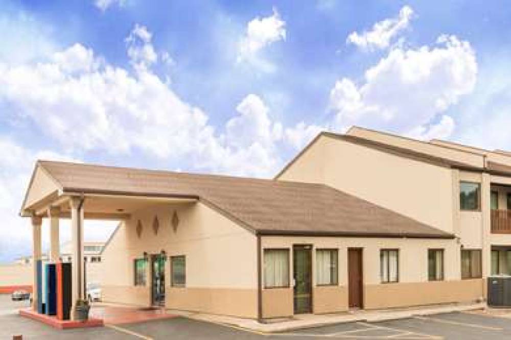 Days Inn By Wyndham Hannibal 1