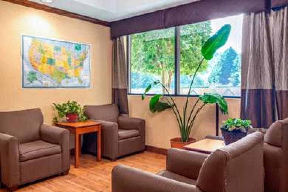 DAYS INN BY WYNDHAM HELEN 6