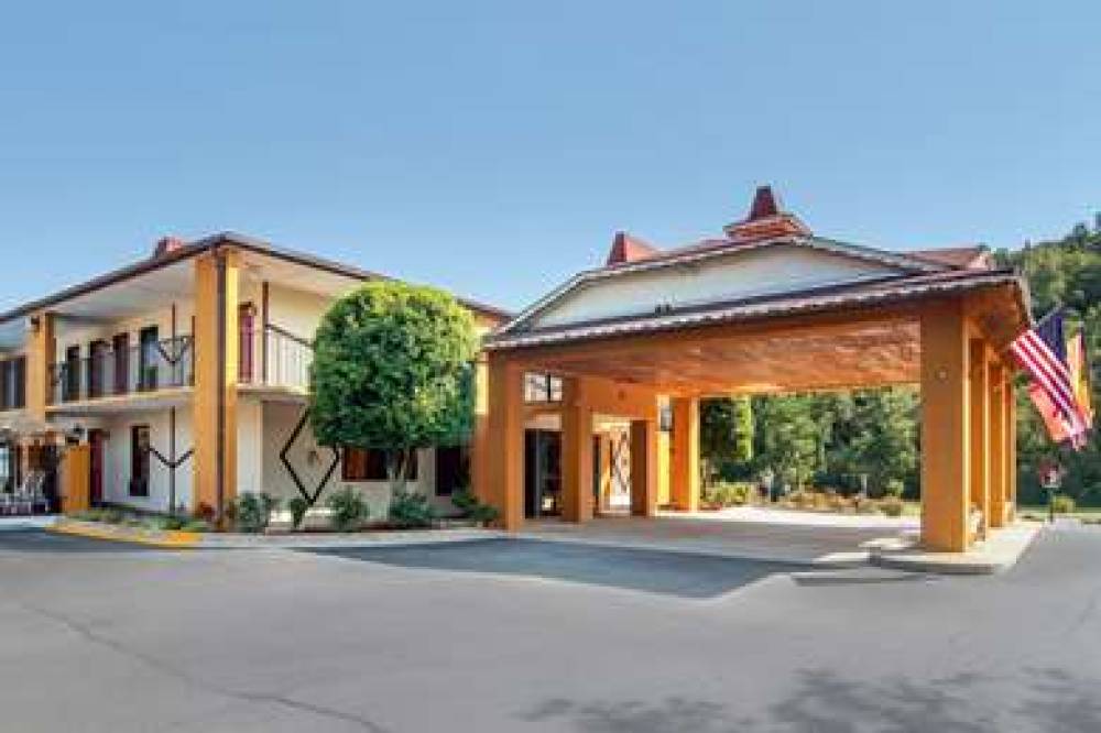 DAYS INN BY WYNDHAM HELEN 9