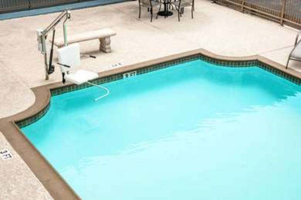 Days Inn By Wyndham Houston 7
