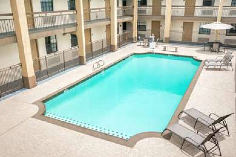 Days Inn By Wyndham Houston 6