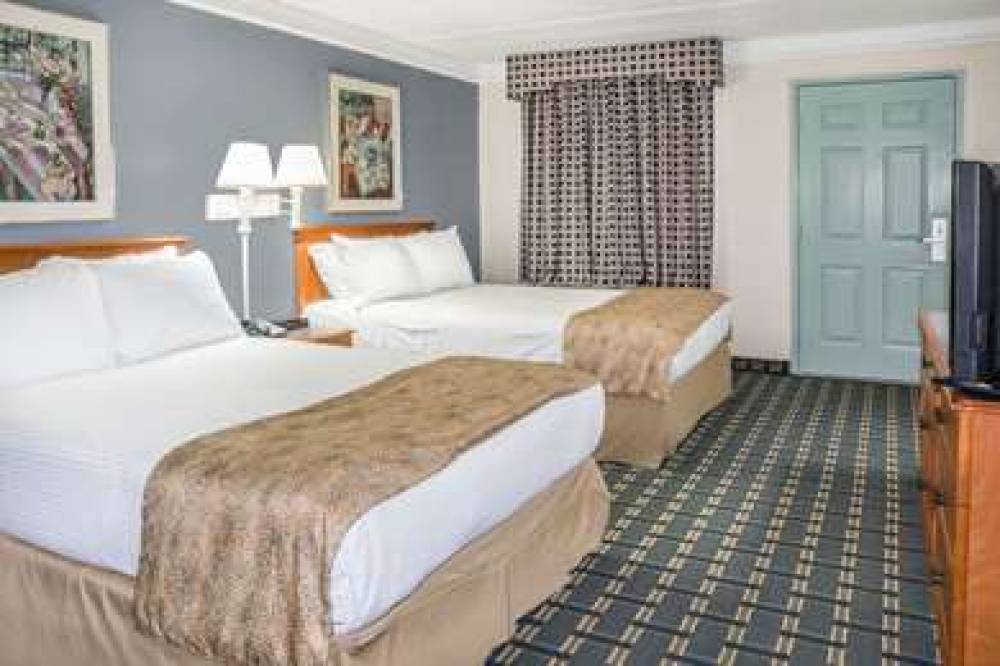 Days Inn By Wyndham Houston 9