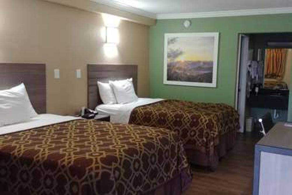 Days Inn By Wyndham Houston East 9
